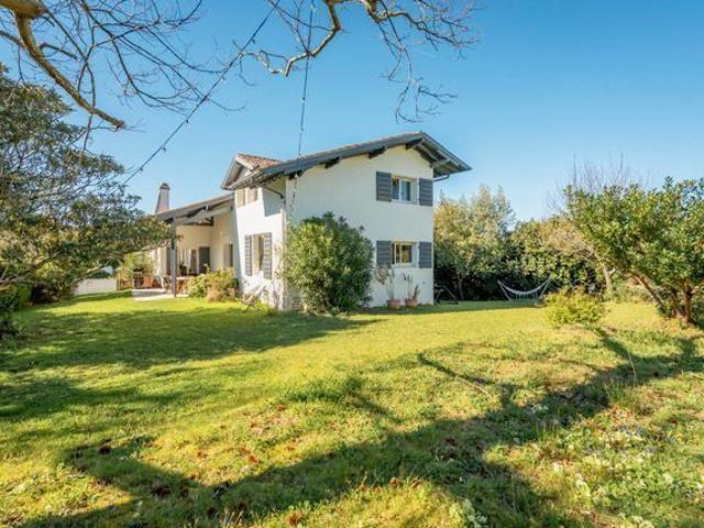 Maison 6 pièces 234 m²