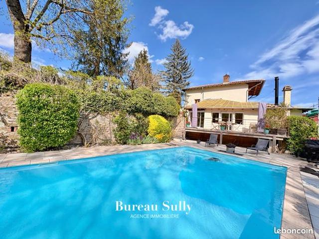 Maison 6 pièces 234 m²