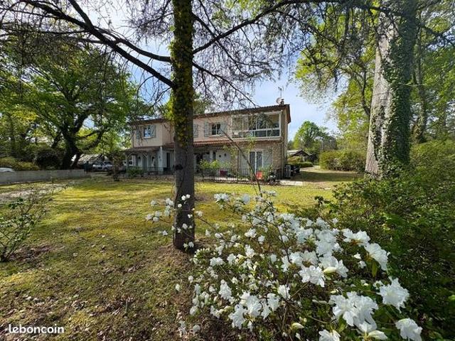 Maison 6 pièces 234 m²