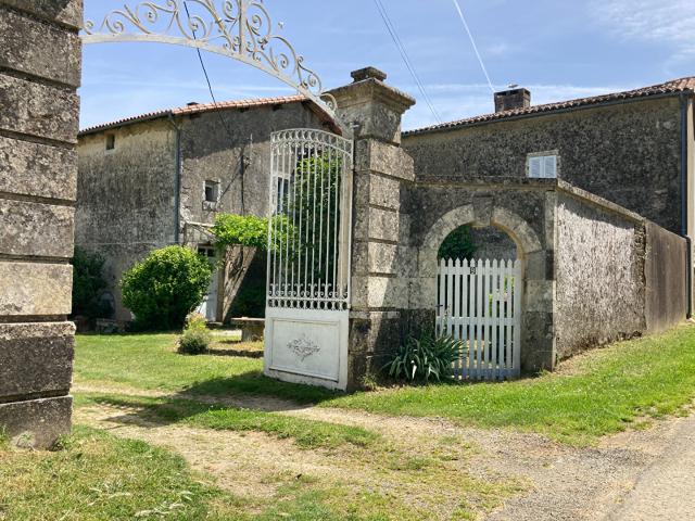 Maison 6 pièces 234 m²