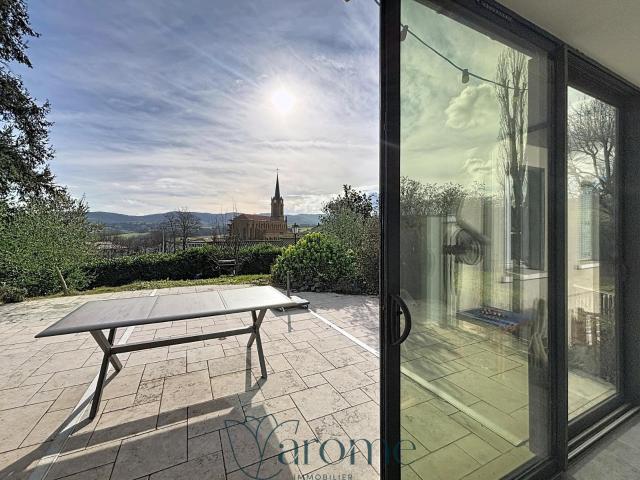 Maison 6 pièces 234 m²