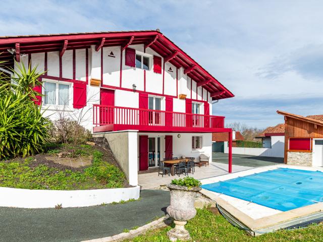 Maison 6 pièces 235 m²