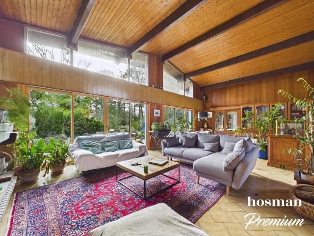 Maison 6 pièces 235 m²