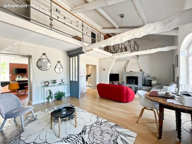 Maison 6 pièces 235 m²