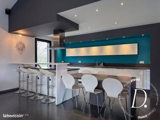 Maison 6 pièces 235 m²