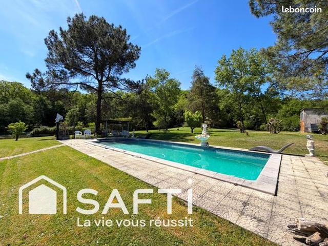 Maison 6 pièces 235 m²