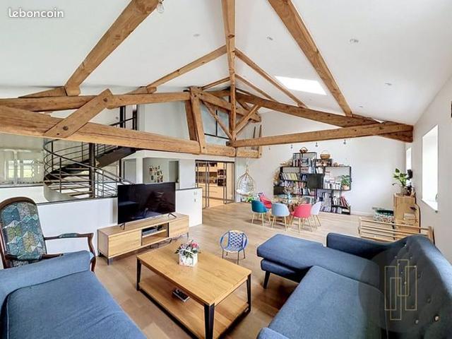 Maison 6 pièces 235 m²