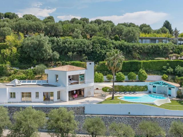 Maison 6 pièces 235 m²