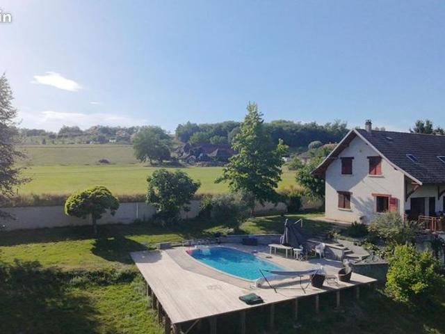 Maison 6 pièces 235 m²