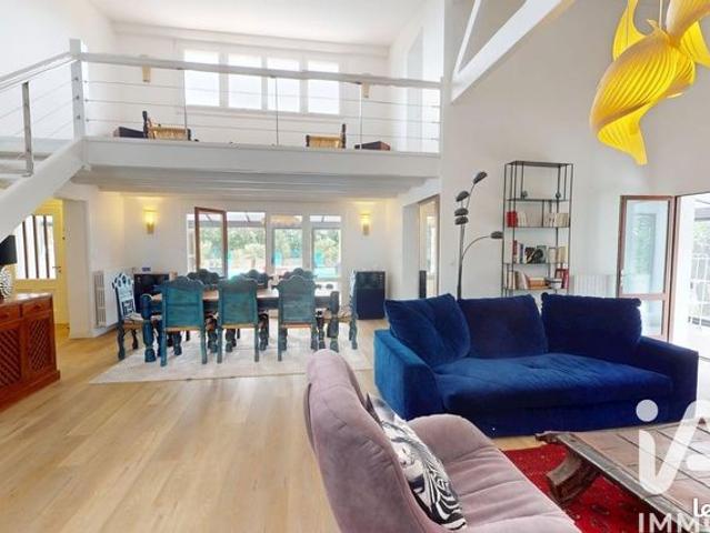 Maison 6 pièces 235 m²