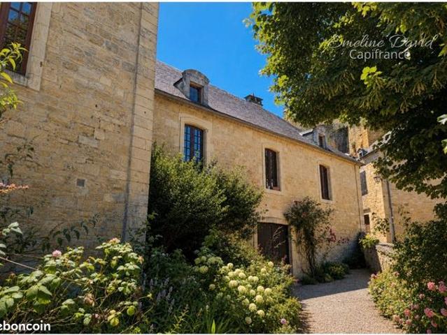 Maison 6 pièces 235 m²