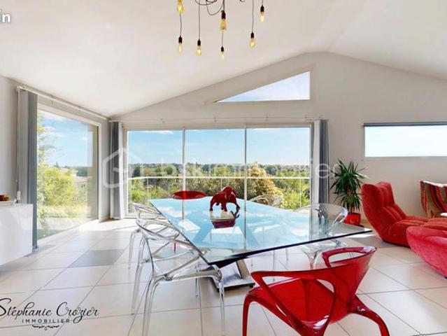 Maison 6 pièces 235 m²
