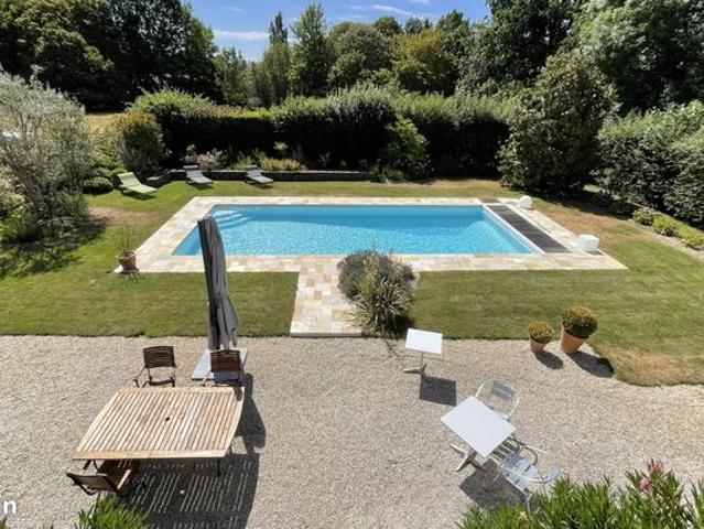 Maison 6 pièces 235 m²