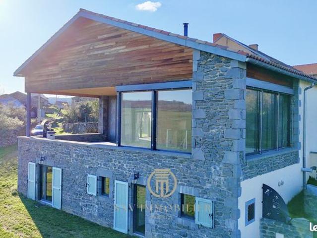 Maison 6 pièces 235 m²