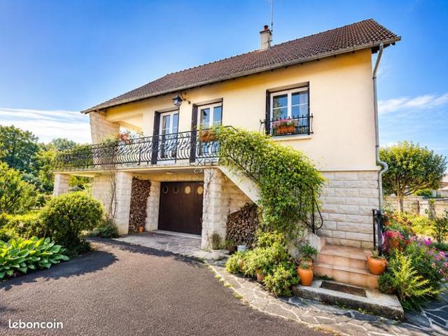 Maison 6 pièces 235 m²