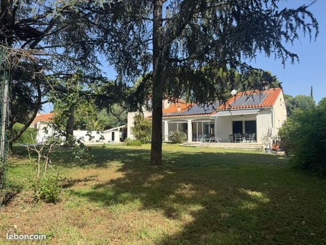 Maison 6 pièces 235 m²
