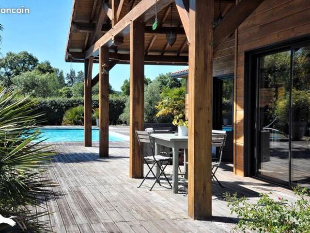 Maison 6 pièces 236 m²