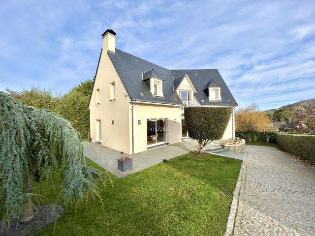 Maison 6 pièces 236 m²