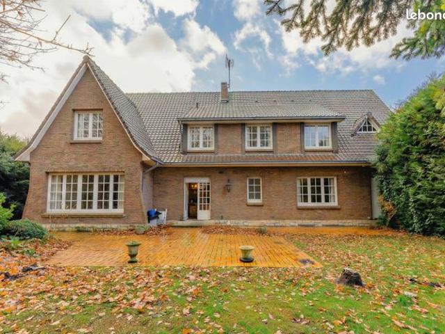 Maison 6 pièces 236 m²