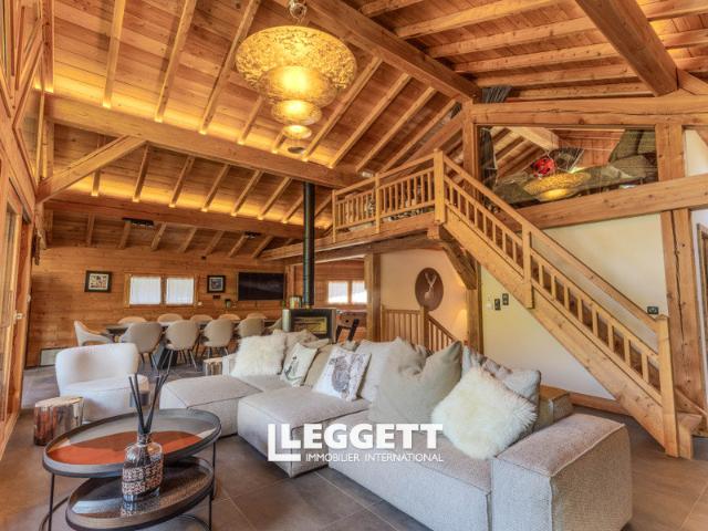 Maison 6 pièces 236 m²