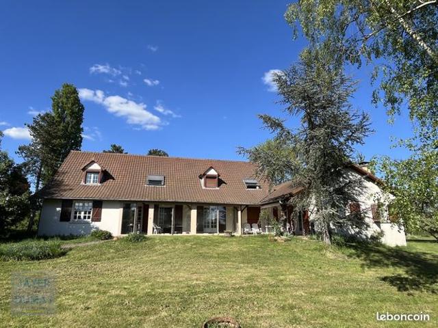 Maison 6 pièces 236 m²