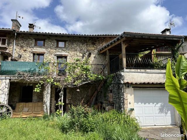 Maison 6 pièces 236 m²
