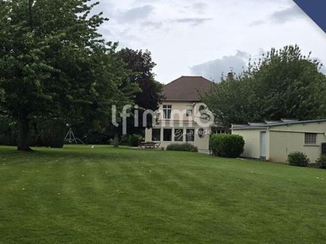 Maison 6 pièces 236 m²