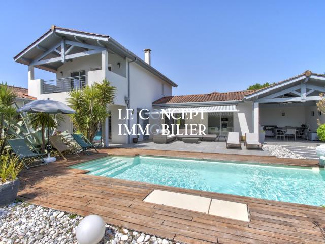 Maison 6 pièces 237 m²