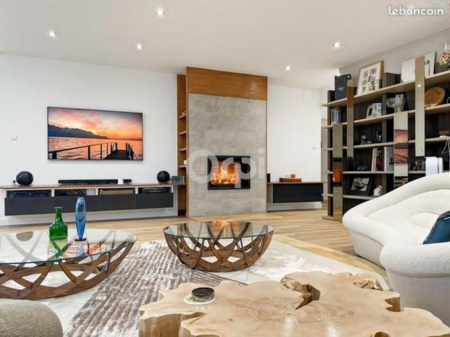 Maison 6 pièces 237 m²