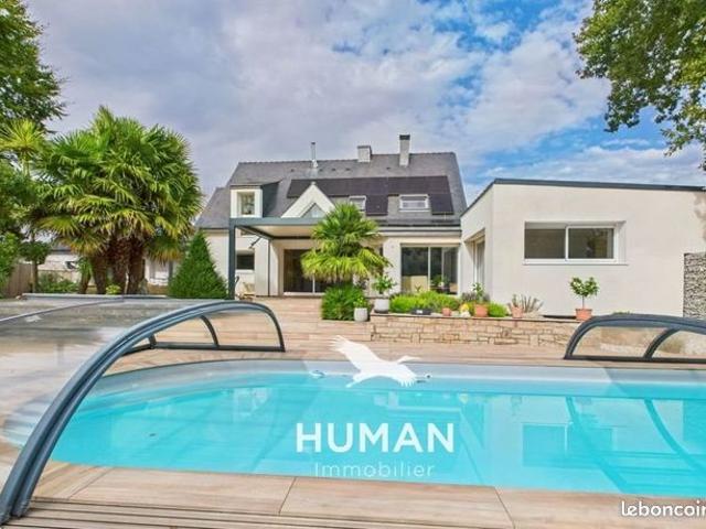 Maison 6 pièces 237 m²