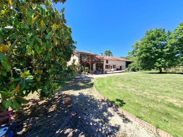 Maison 6 pièces 237 m²