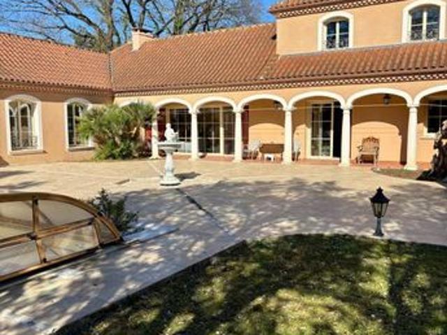 Maison 6 pièces 237 m²