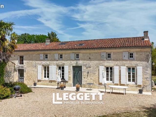 Maison 6 pièces 238 m²