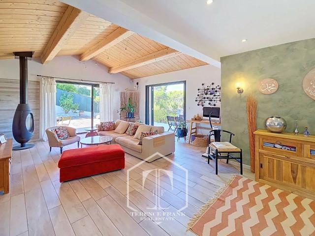 Maison 6 pièces 238 m²