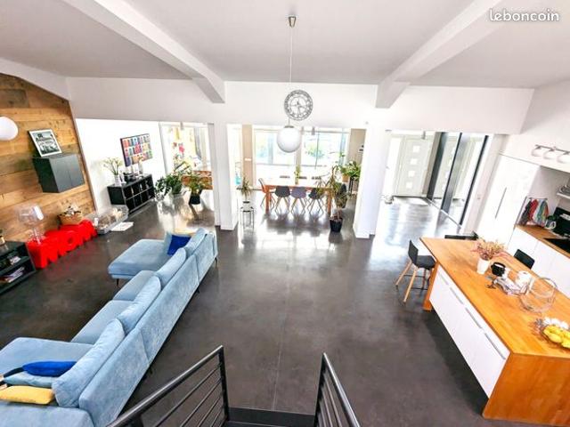 Maison 6 pièces 238 m²