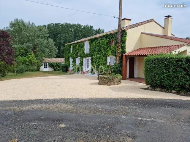 Maison 6 pièces 238 m²