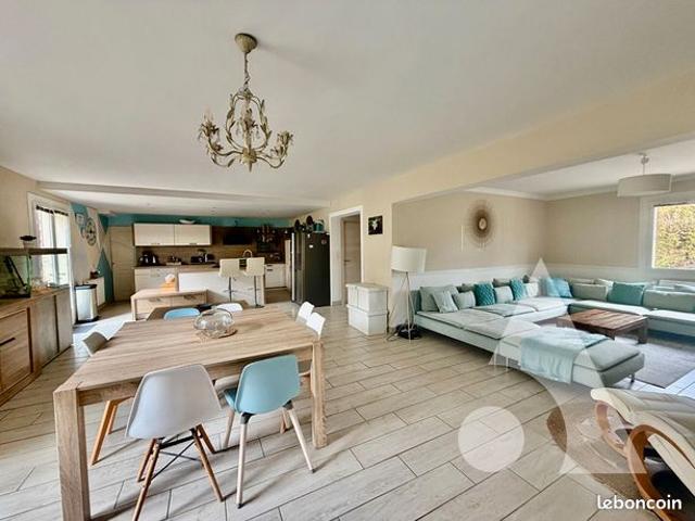 Maison 6 pièces 238 m²