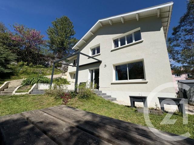 Maison 6 pièces 238 m²
