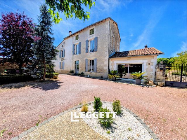 Maison 6 pièces 238 m²