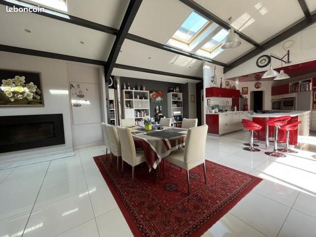 Maison 6 pièces 238 m²