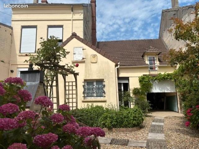 Maison 6 pièces 238 m²