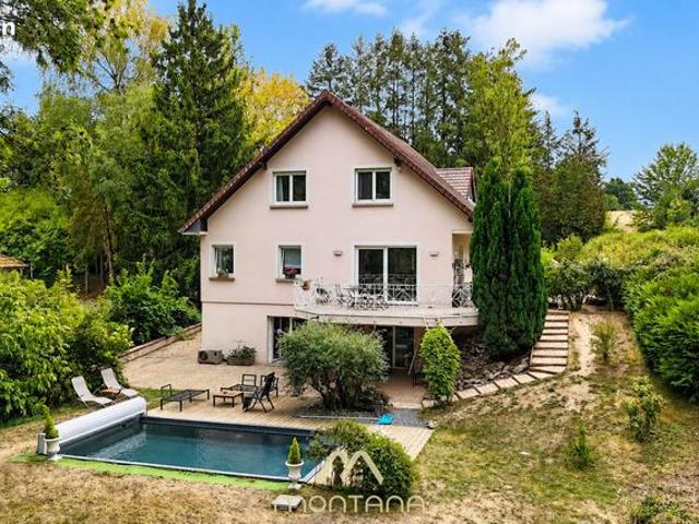 Maison 6 pièces 238 m²