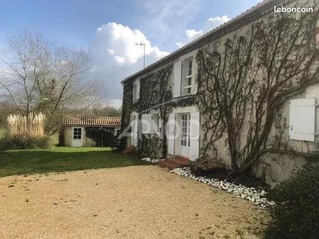Maison 6 pièces 238 m²
