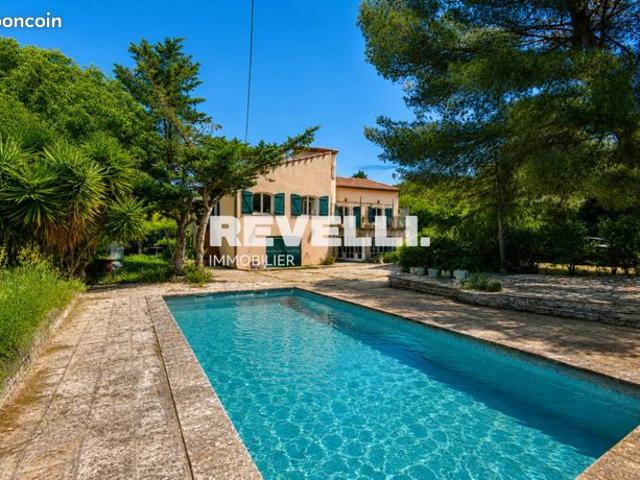 Maison 6 pièces 238 m²