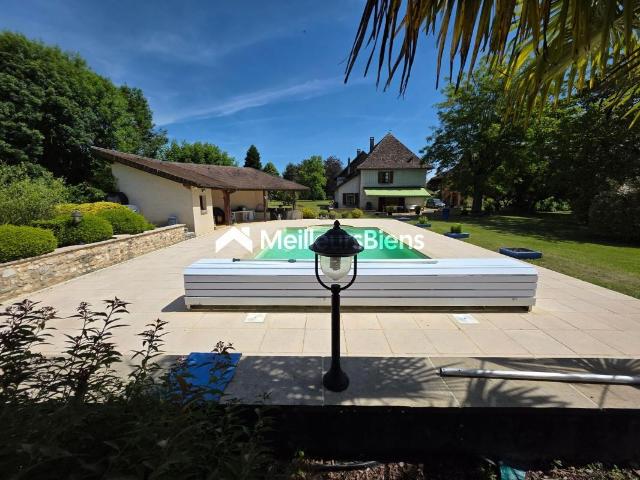 Maison 6 pièces 238 m²