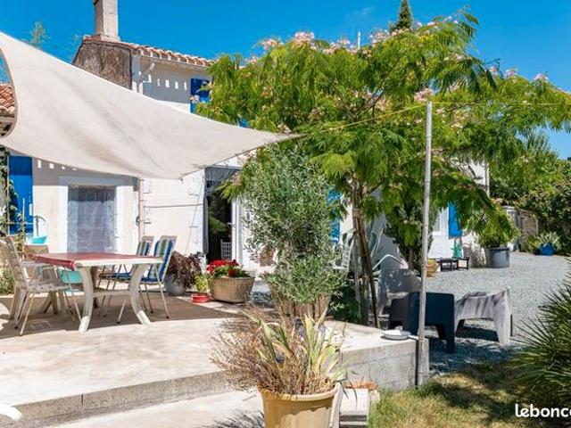 Maison 6 pièces 239 m²