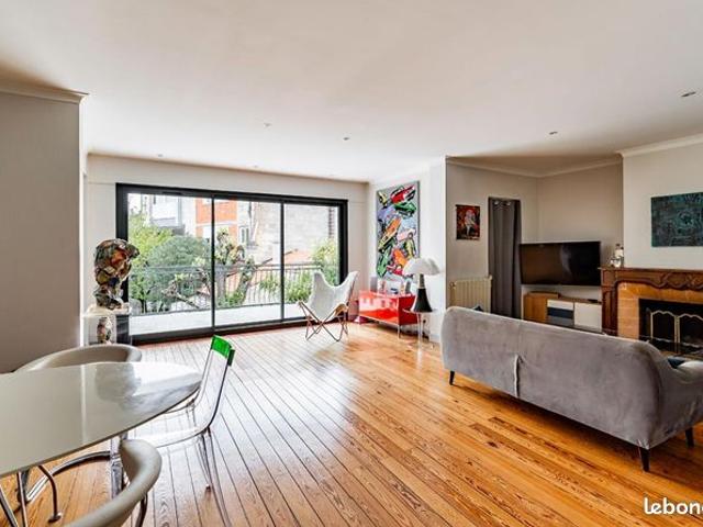 Maison 6 pièces 239 m²