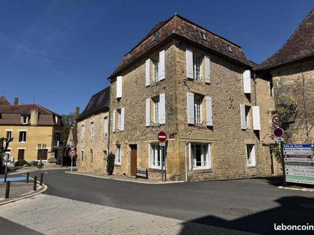 Maison 6 pièces 239 m²