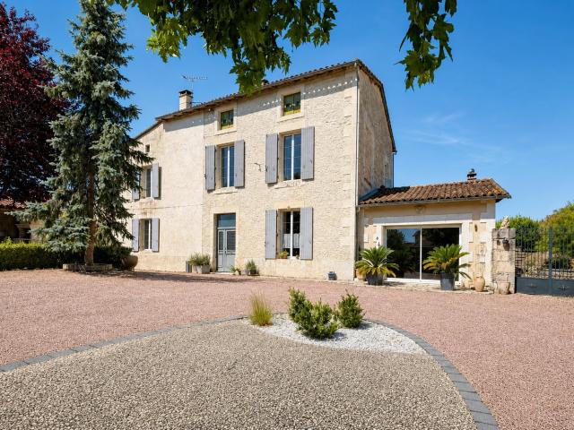 Maison 6 pièces 239 m²