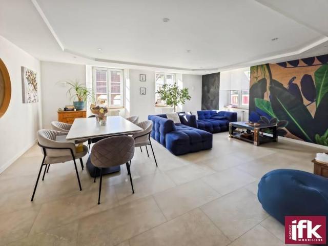 Maison 6 pièces 239 m²